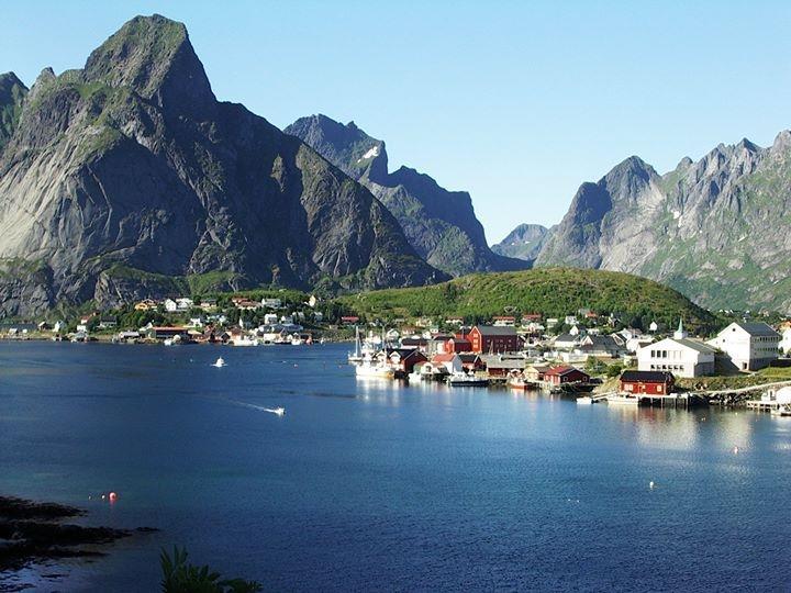 Berg Apartments Svolvaer Exterior photo